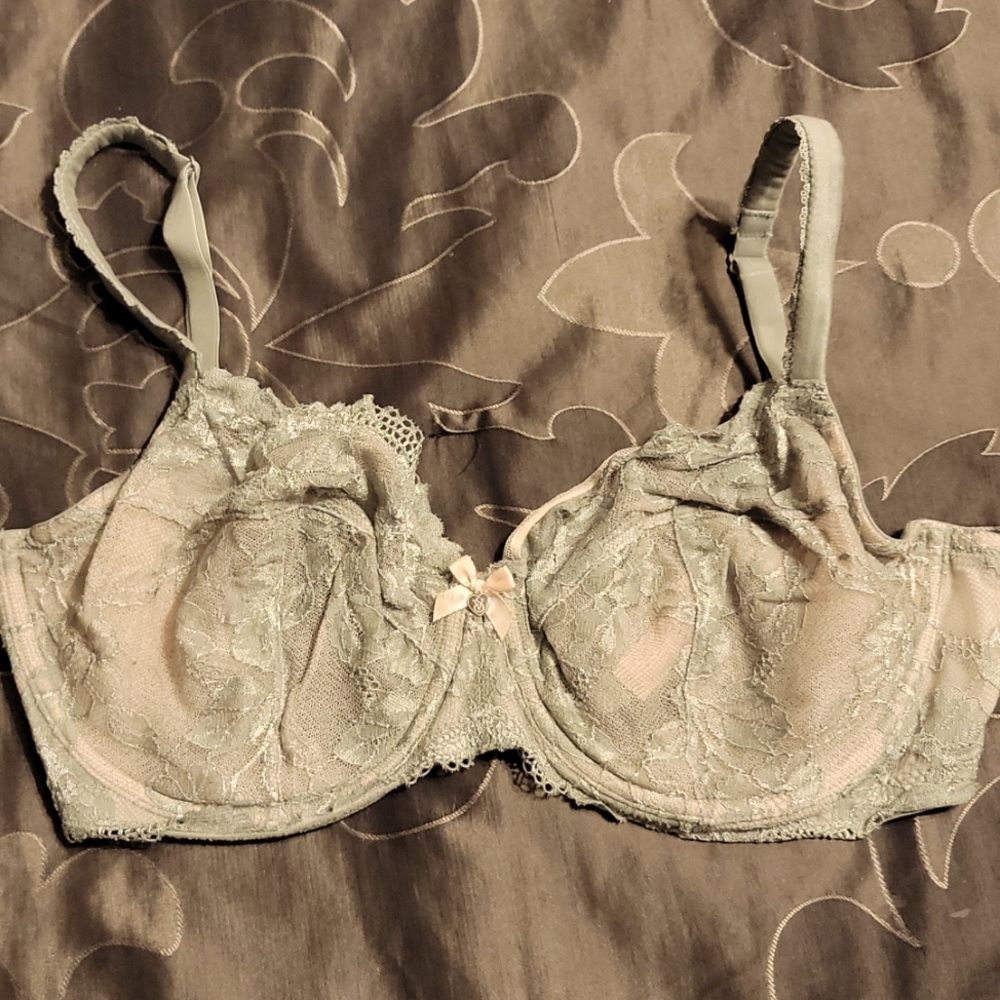 Victoria secret convertible lace bra